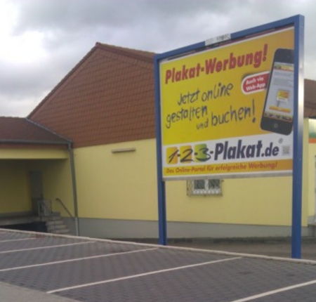 Parken in der Odenwaldstrasse beim Netto