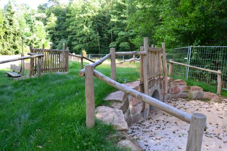 Spielplatz Rödermark, Ober-Roden, Plattenhecke