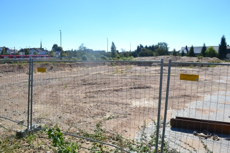 Westlich vom Bahnhof