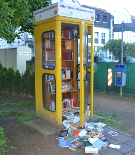 Bücherschrank Ober-Roden Breidert.