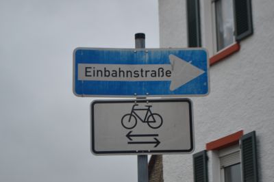 Einbahnstraße mit RAD-Gegenverkehr