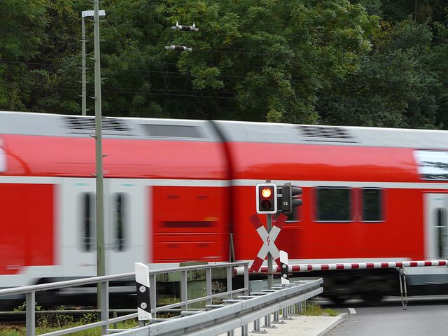 Zum Bahnübergang Ober-Roden