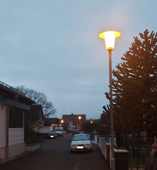Aus Stromspargründen beleibt die Weihnachtsbeleuchtung im Ort aus
